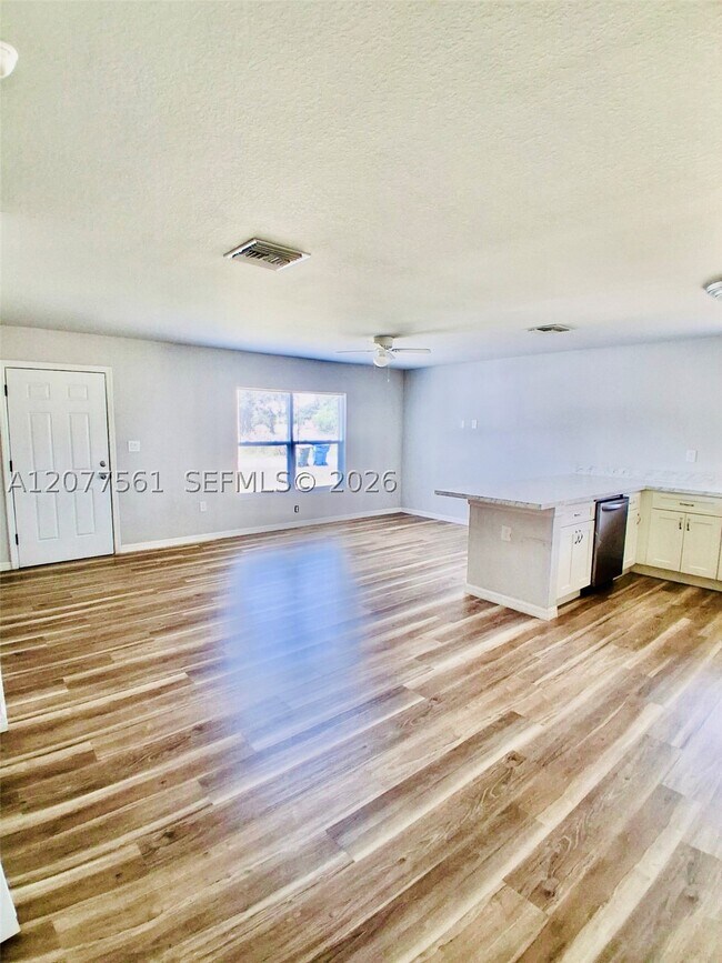 Building Photo - 1211 Ramona Ave