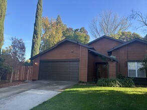 Building Photo - 34 Alvares Ct