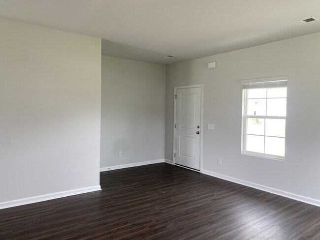 Building Photo - 107 Stillhouse Dr