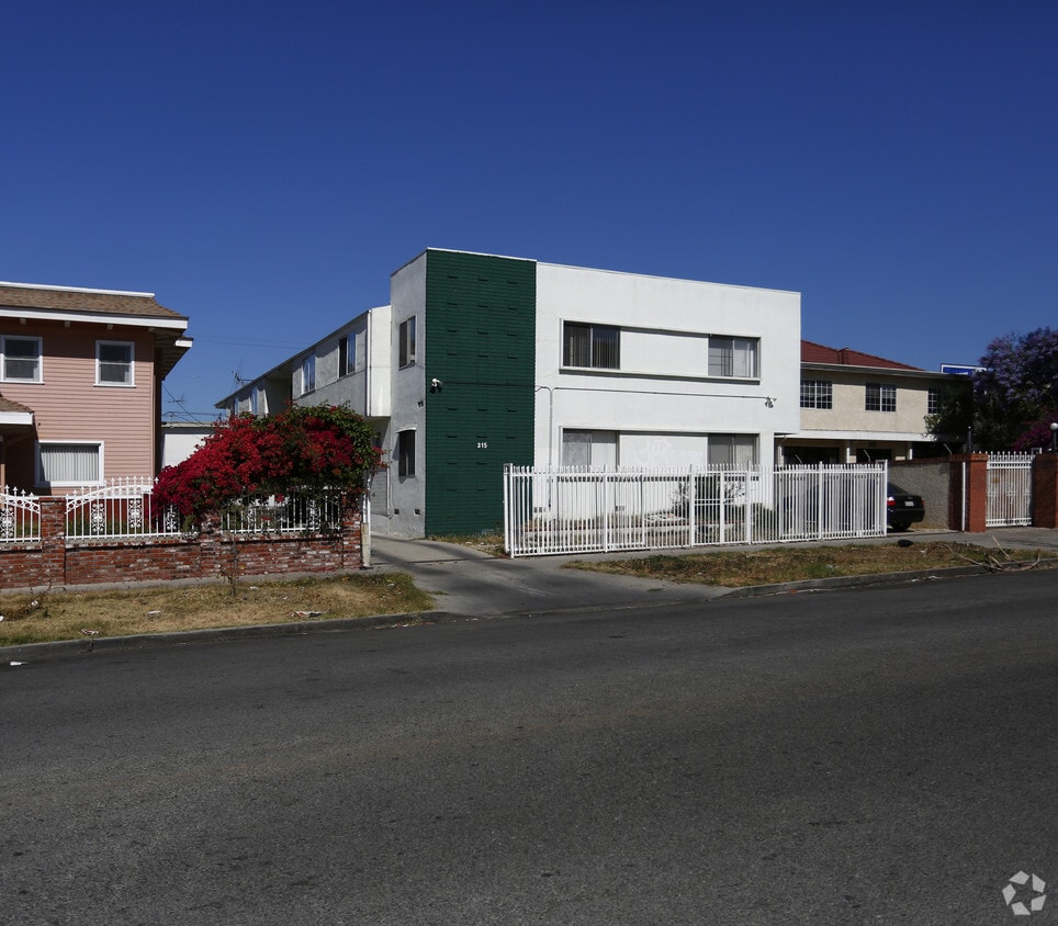 Primary Photo - 315 S Serrano Ave