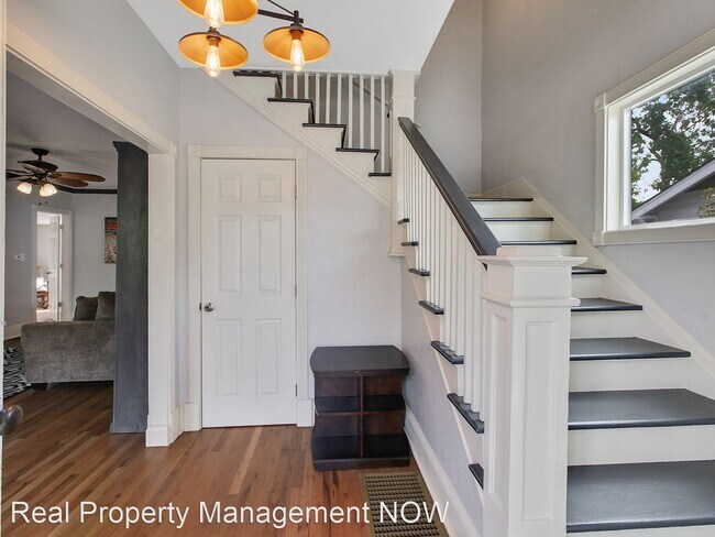 Building Photo - 4 br, 2.5 bath House - 1255 Grand Ave.