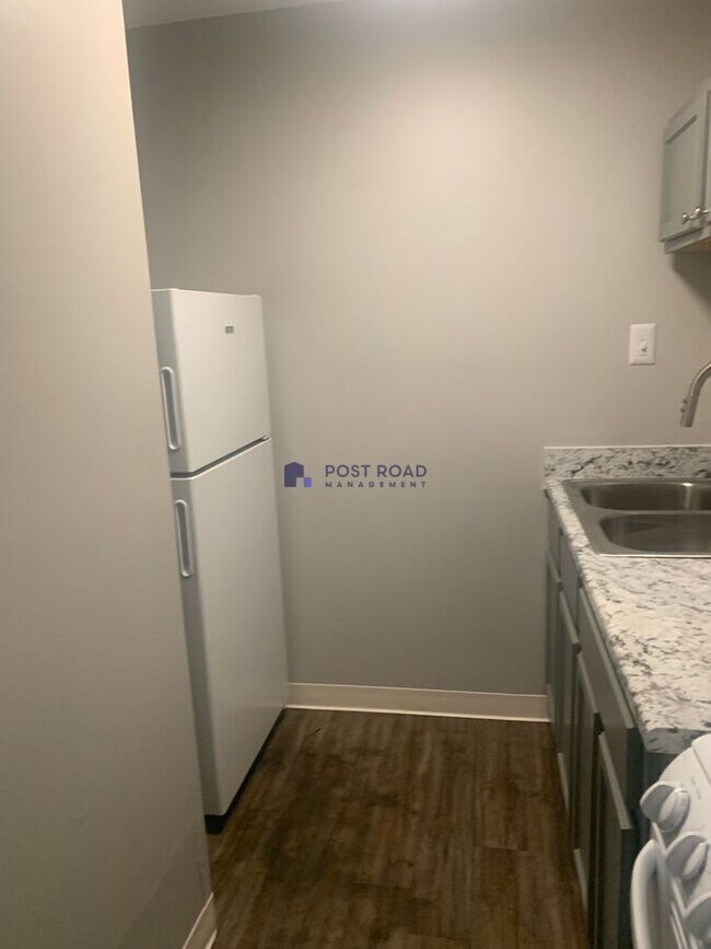 Building Photo - 2800 S Osage Ave