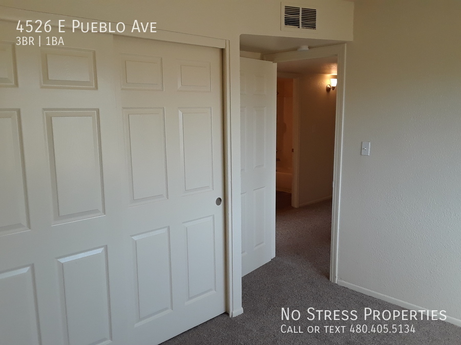 Primary Photo - 3 Bed Town Home Off 40th St and Broadway!