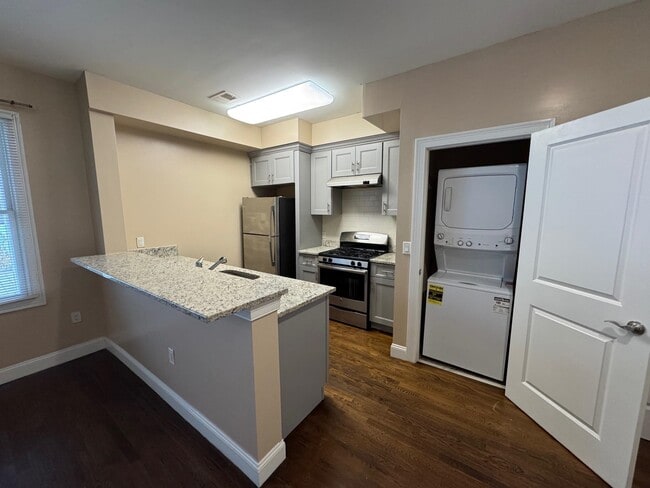 Building Photo - 16 Fisk St