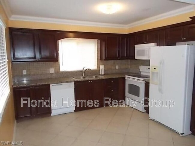 Foto del edificio - 7737 Tamara Lee Ct
