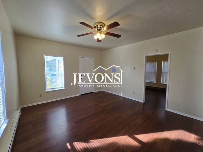 Building Photo - Cozy single-family home near Naches Valley...