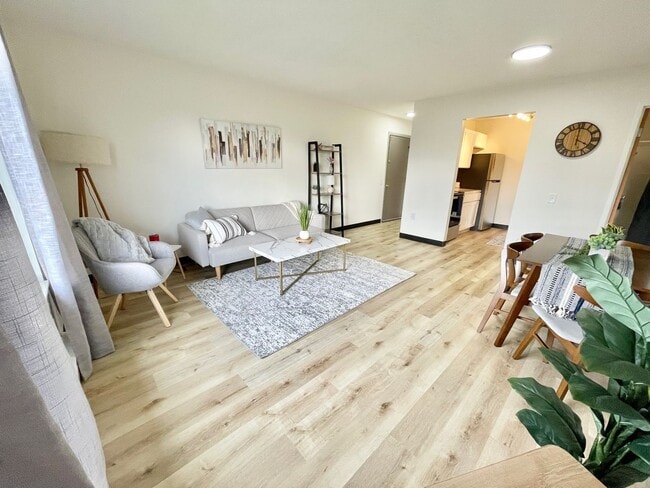 Interior Photo - Bayit Edinboro