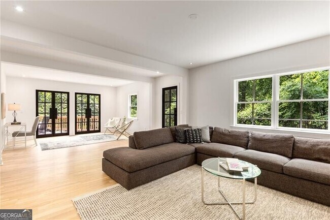 Foto del edificio - 1327 Harvard Rd NE