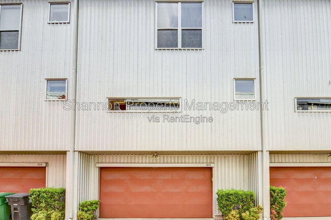 Building Photo - 1211 Arthur St