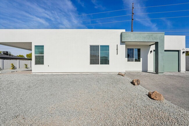 Foto del edificio - 910 E Roma Ave