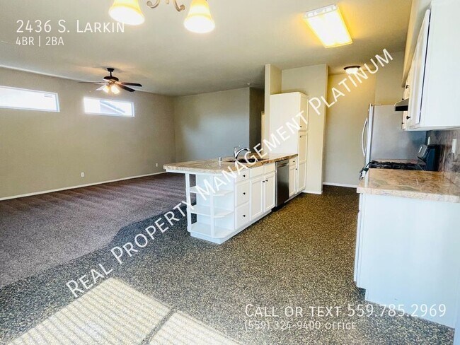 Foto del edificio - $2,295  4 Bed Home, Pool & Solar - Clovis ...