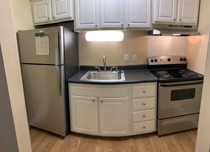 Foto del edificio - Studio ready for immediate move in!