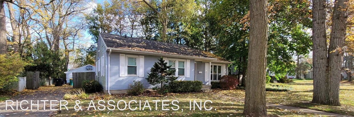 Primary Photo - 3 br, 2 bath House - 137 S TOMPKINS