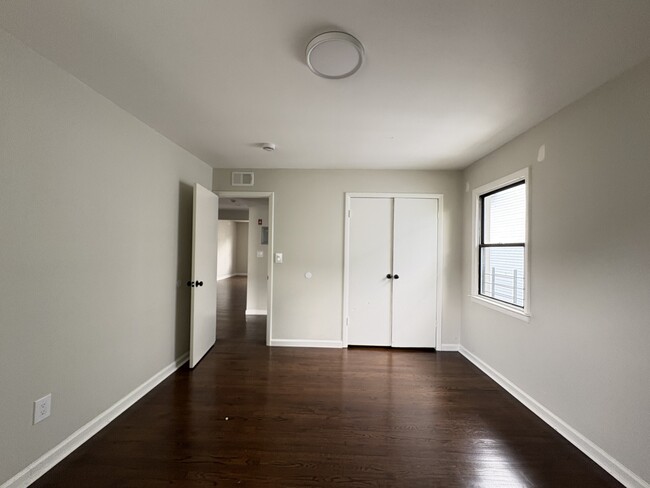 Building Photo - 42 Bragaw Ave