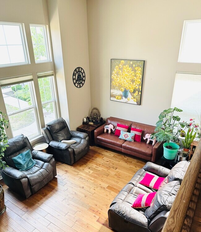 Foto del edificio - 881 Lewisburg Ln