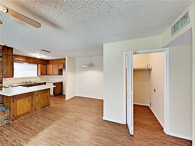 Foto del edificio - 3320 Ambassador Row