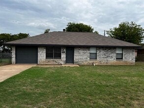 Building Photo - 713 E Avenue F