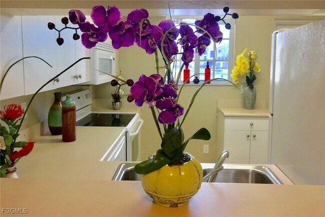 Foto del edificio - 8342 Bernwood Cove Loop