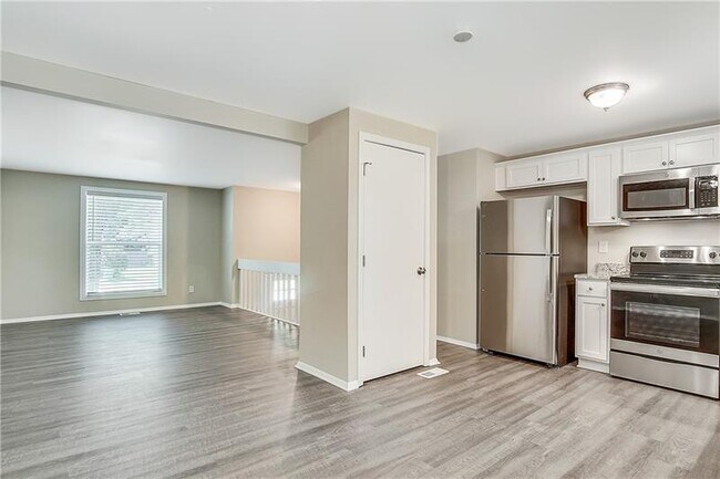 Foto del edificio - 5224 Martins Crossing Rd