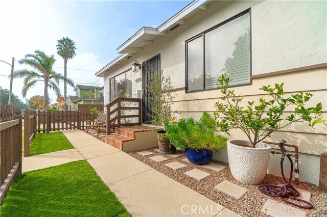 Foto del edificio - 4208 W 182nd St