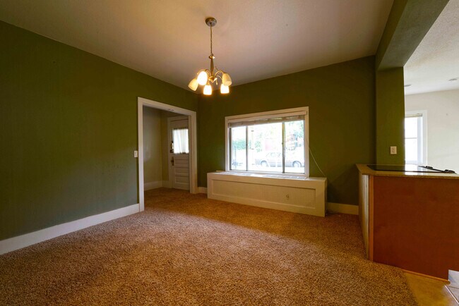 Building Photo - 1418 Mapleton Ave