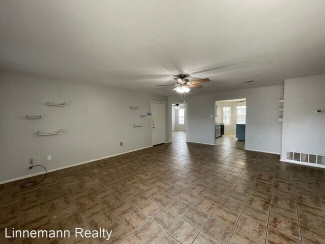 Foto del edificio - 4 br, 2 bath House - 4200 Waterproof Drive