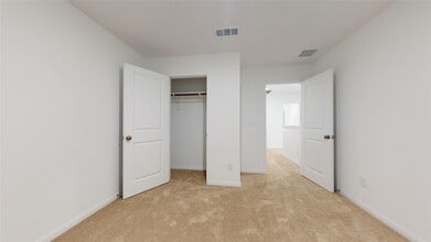 Building Photo - 23422 Honey Spade Rd