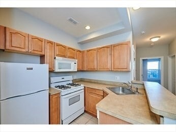 Building Photo - 8 Humboldt Pl