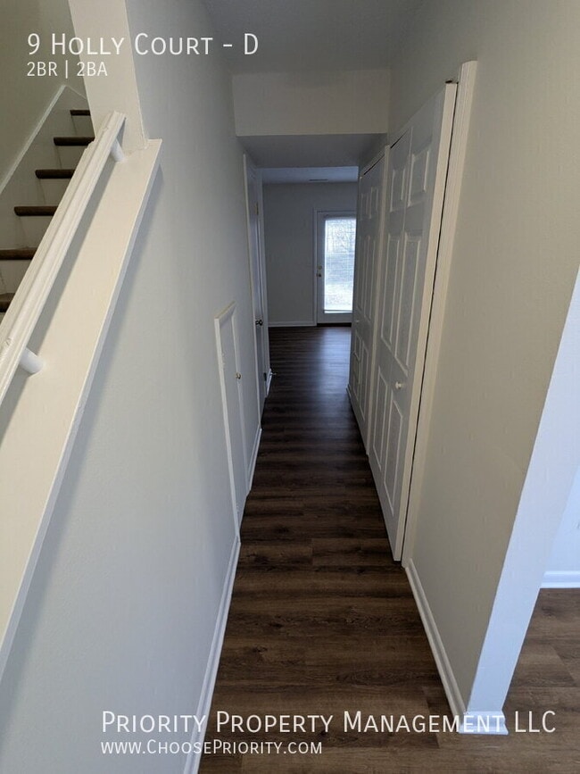 Building Photo - 9 Holly Ct