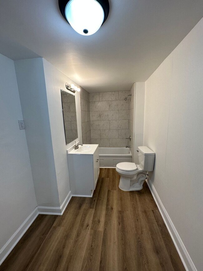 Foto del edificio - 707 Mansfield Ave