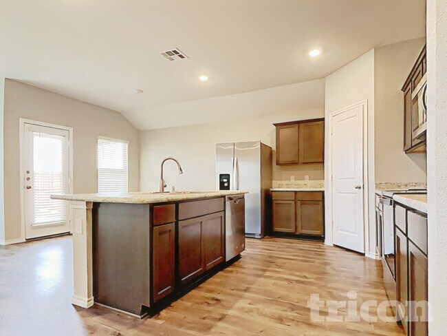 Foto del edificio - 1904 Strongbark Dr