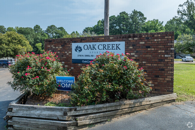 Building Photo - Oak Creek Apartments