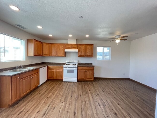 Foto del edificio - New 4bd/2b ADU in North East Lompoc!