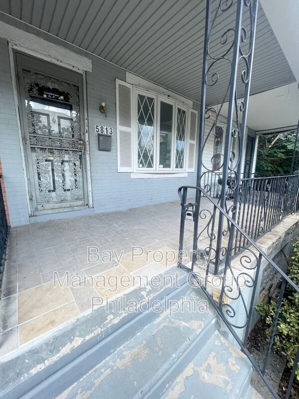 Foto del edificio - 5813 Montrose St