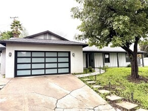 Building Photo - 9912 Newcomb Ave