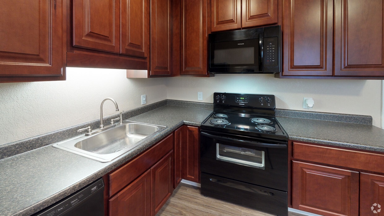 Photo - Harbor Pointe Apartments