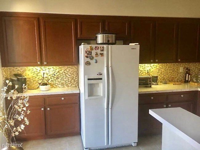 Building Photo - 3 br, 3 bath Townhome - 712 caminito valiente