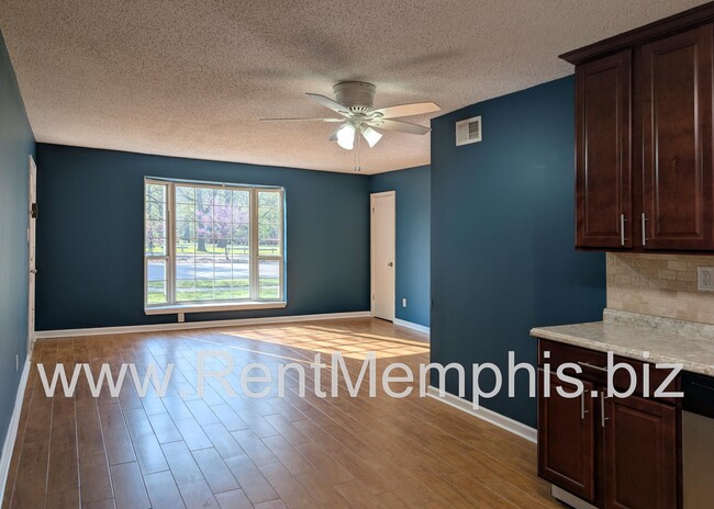 Building Photo - 358 PARKWAY Pky