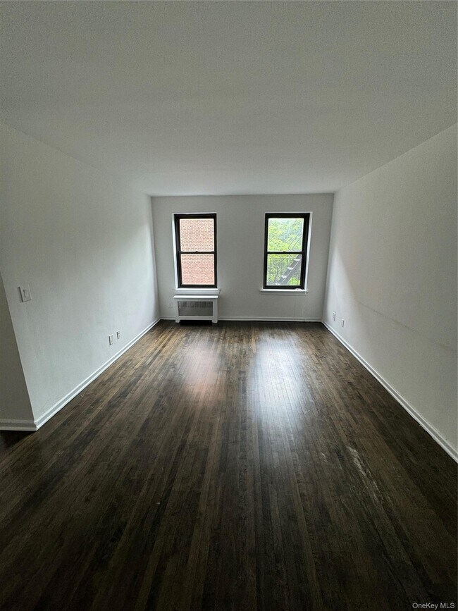 Foto del edificio - 65 Old Mamaroneck Rd