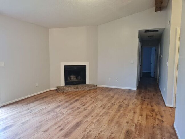 Building Photo - NOW AVAILABLE! - 488 TODHUNTER ROAD, MONRO...