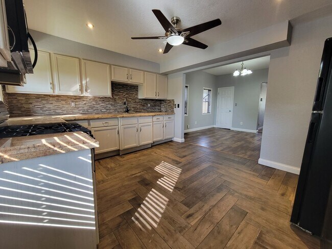 Foto del edificio - Beautiful 2 bed home