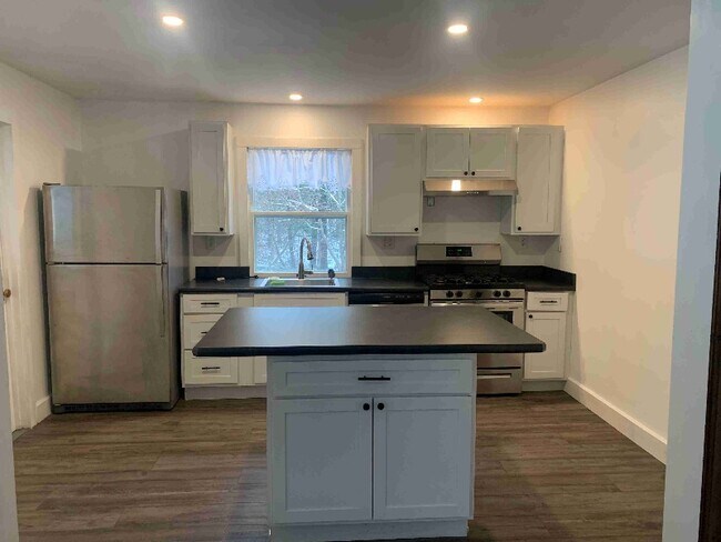 Foto del edificio - 3832 W Lake Rd