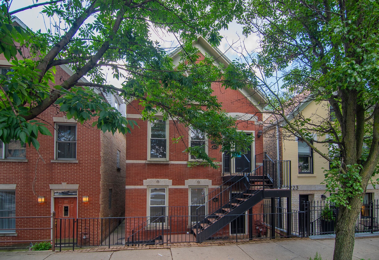 Primary Photo - 2221 W Charleston St