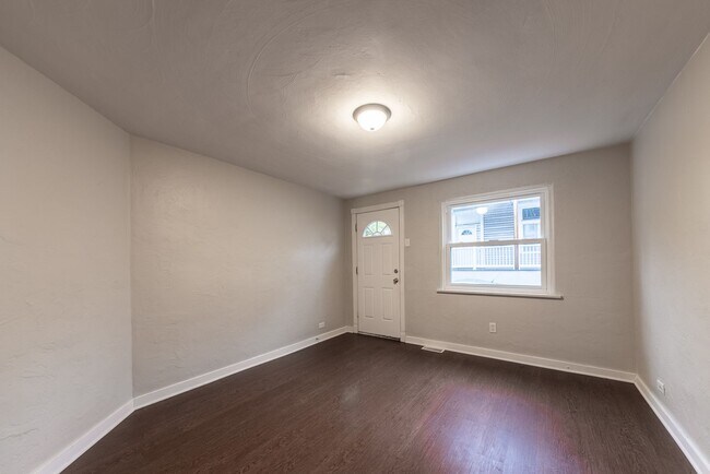 Foto del edificio - 741.5 Proctor Wy