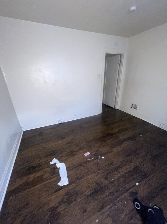 Building Photo - 8356 Strathmore Pl