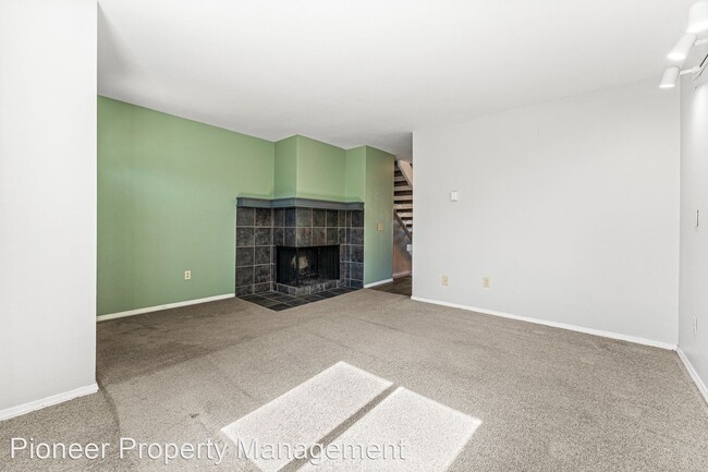 Building Photo - 3 br, 2 bath House - 7885 Barbara Ann Dr. #A