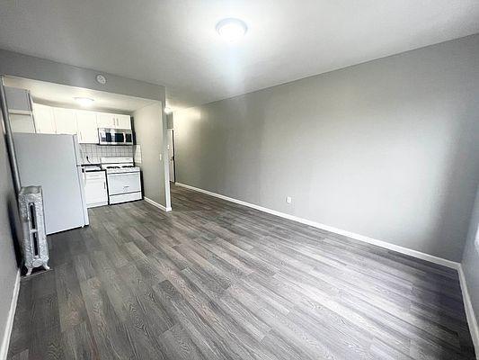 Foto del edificio - 1 bedroom in BRONX NY 10459