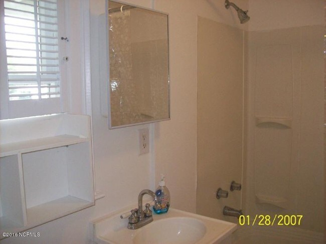 Building Photo - 617 Fullwood St