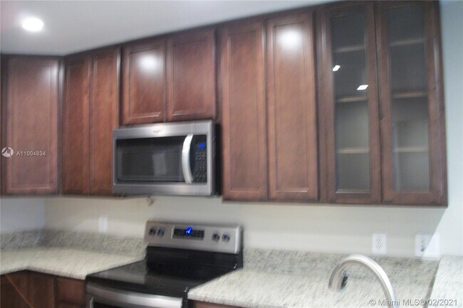 Building Photo - 13900 Lake Placid Ct