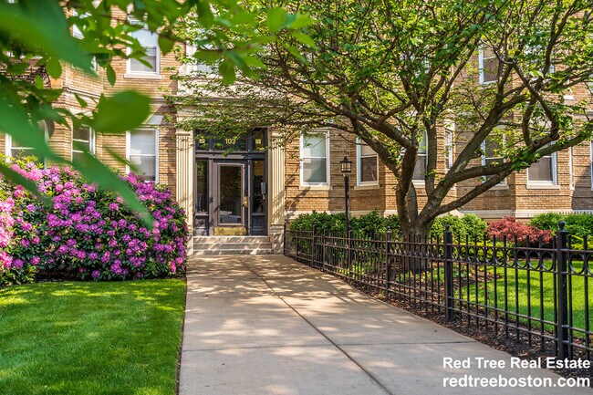 Building Photo - 105 Queensberry St